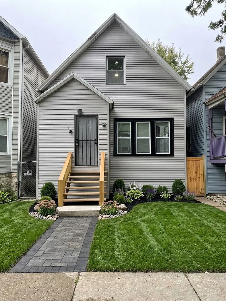 4 bed, 2100 sqft, $2,400 — Photo 1