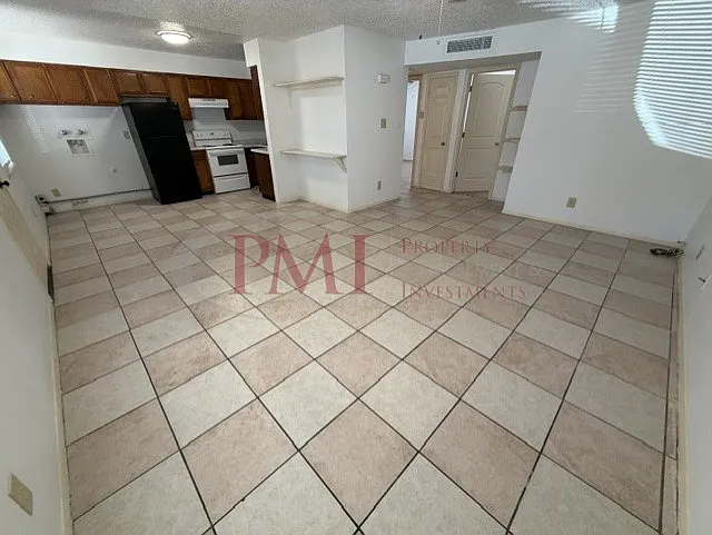 2238 Carreon Drive #4 — Photo 7