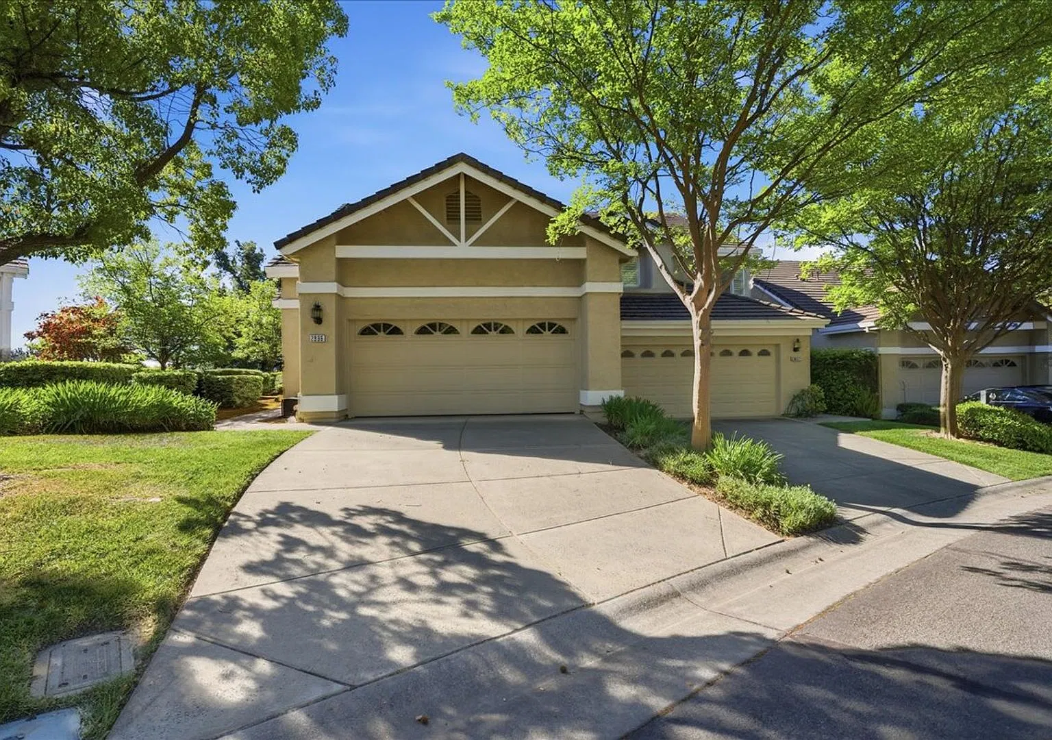 2836 Calle De Cordoba — Photo 1