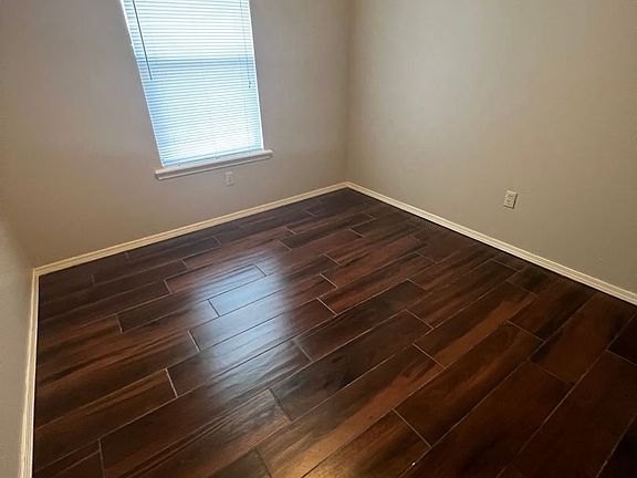 4th image of 2221 Alma Blvd APT 1