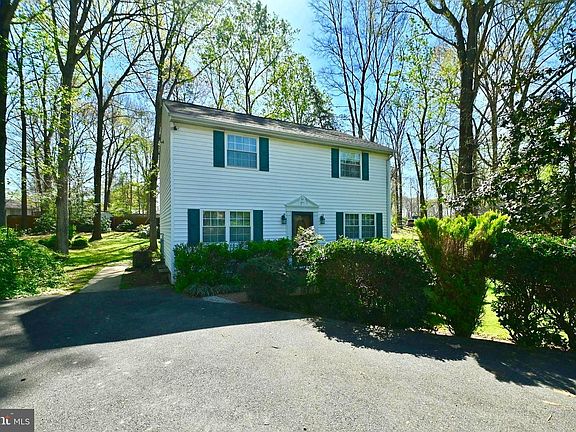 2nd image of 10409 Moore Ct