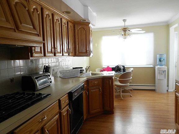 4th image of 52 Andover Dr