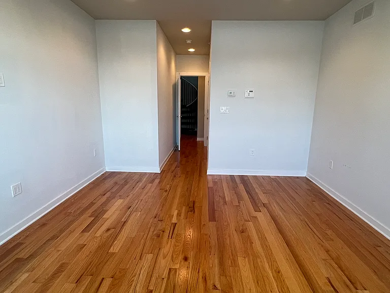 2133 Mountain St — Photo 18