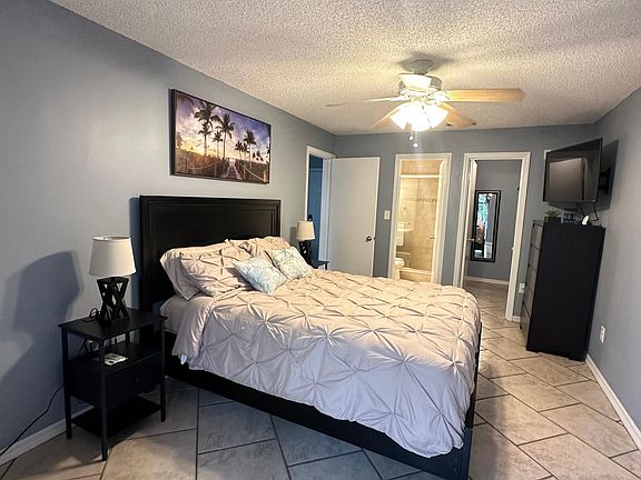 4th image of 438 Beach Park Ln