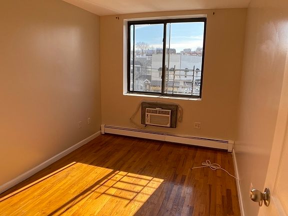 5th image of 60-55 Flushing Ave #3