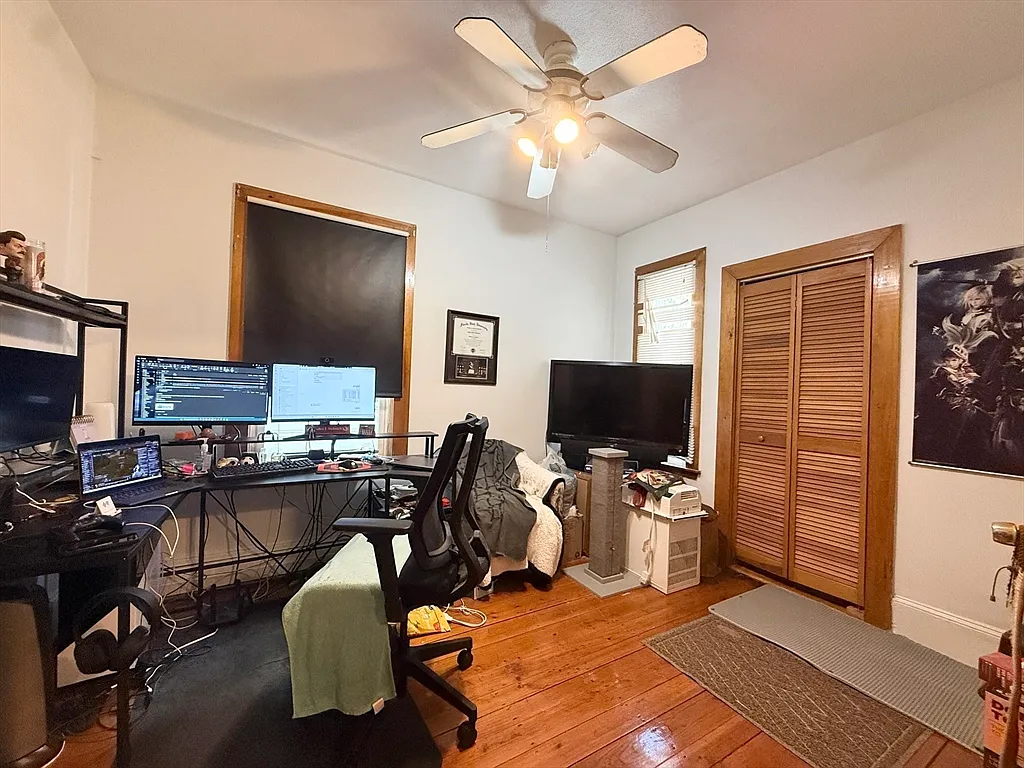2 bed, 900 sqft, $3,750 — Photo 4