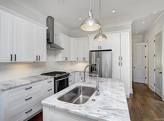 5th image of 114 Orange St