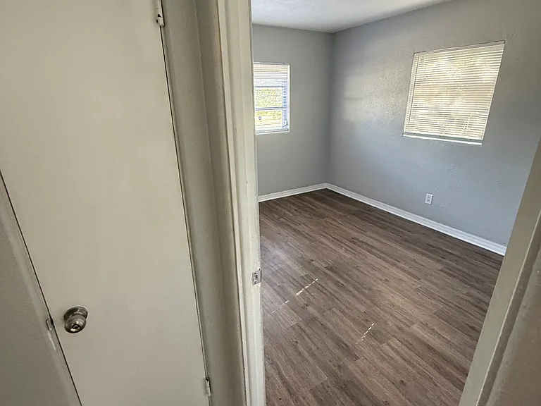 4012 Meadowbrook Ave — Photo 8