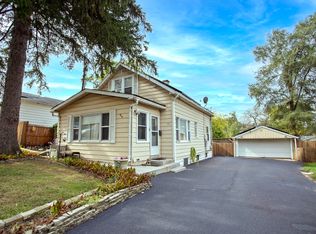 918 N Clarendon Dr, Round Lake Beach, IL