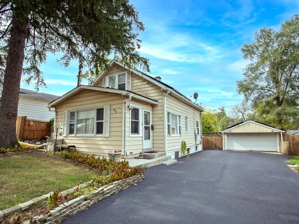 918 N Clarendon Dr, Round Lake Beach, IL 60073