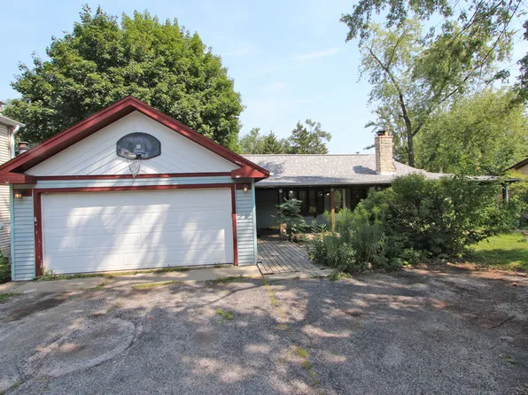 23717 N Quentin Rd, Lake Zurich, IL 60047