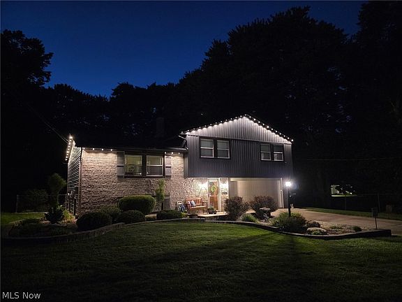 4th image of 4043 Dennis Ln