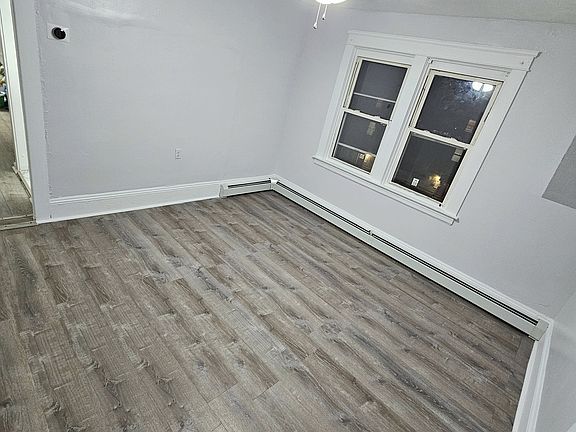 2nd image of 19-21 Bancroft St #3