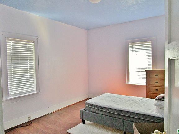 4th image of 1622 B St