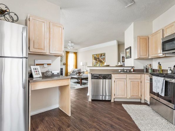 1801 Champlin Dr #405