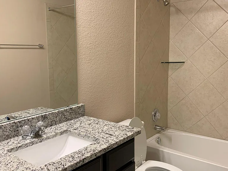 2406 Petersburg Ln — Photo 31