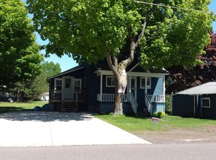 33 Gregory St, Lake Linden, MI 49945