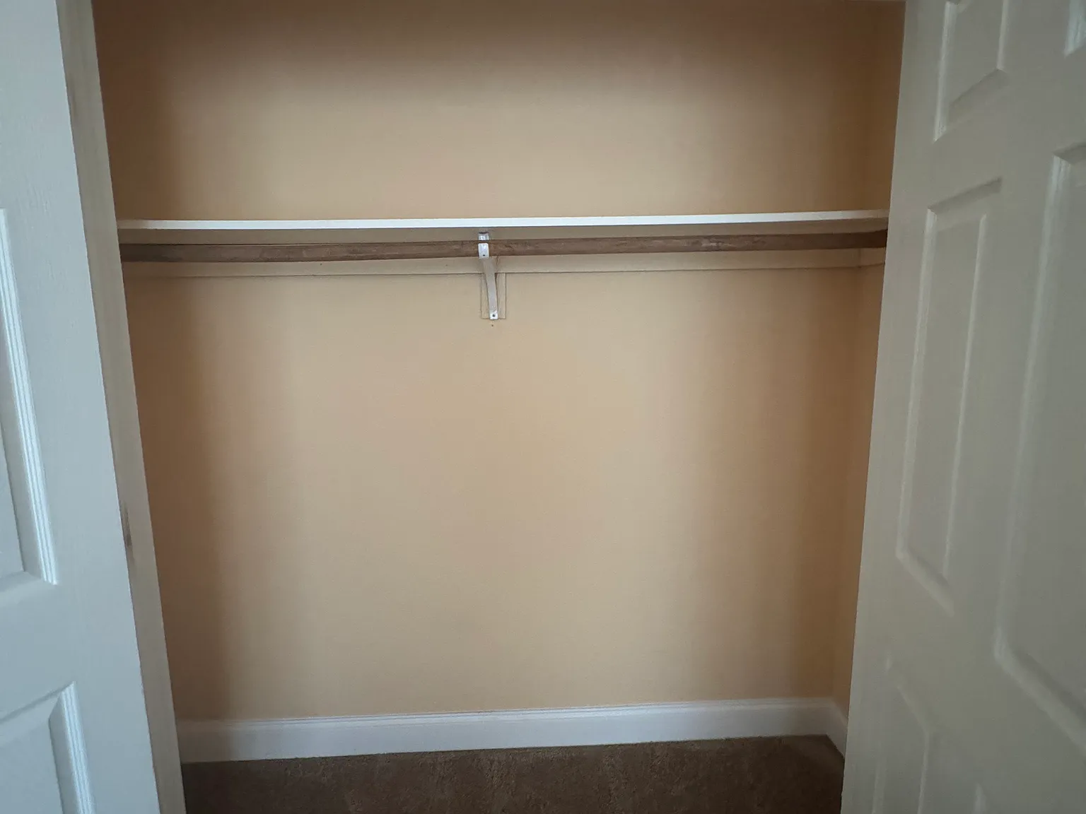 2 bed, 1100 sqft, $1,100 — Photo 3