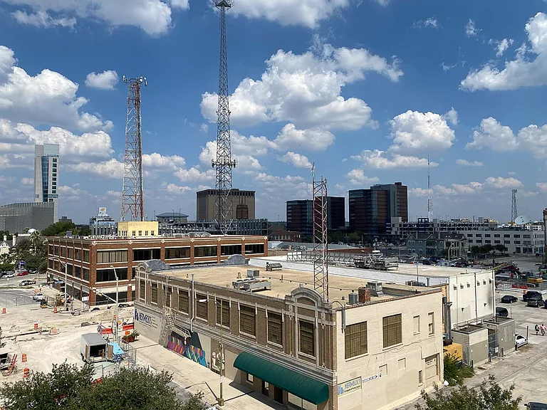 219 N Alamo St — Photo 30