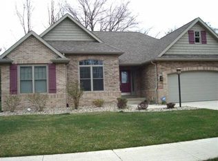 16085 Gumwood Crossing Dr, Granger, IN 46530