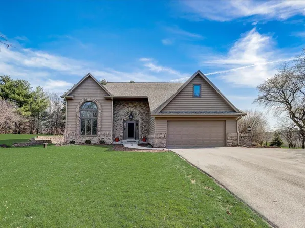 218 North Taliesin ROAD, Wales, WI 53183