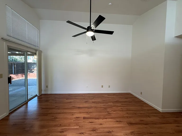 749 Oak Brook Dr — Photo 10