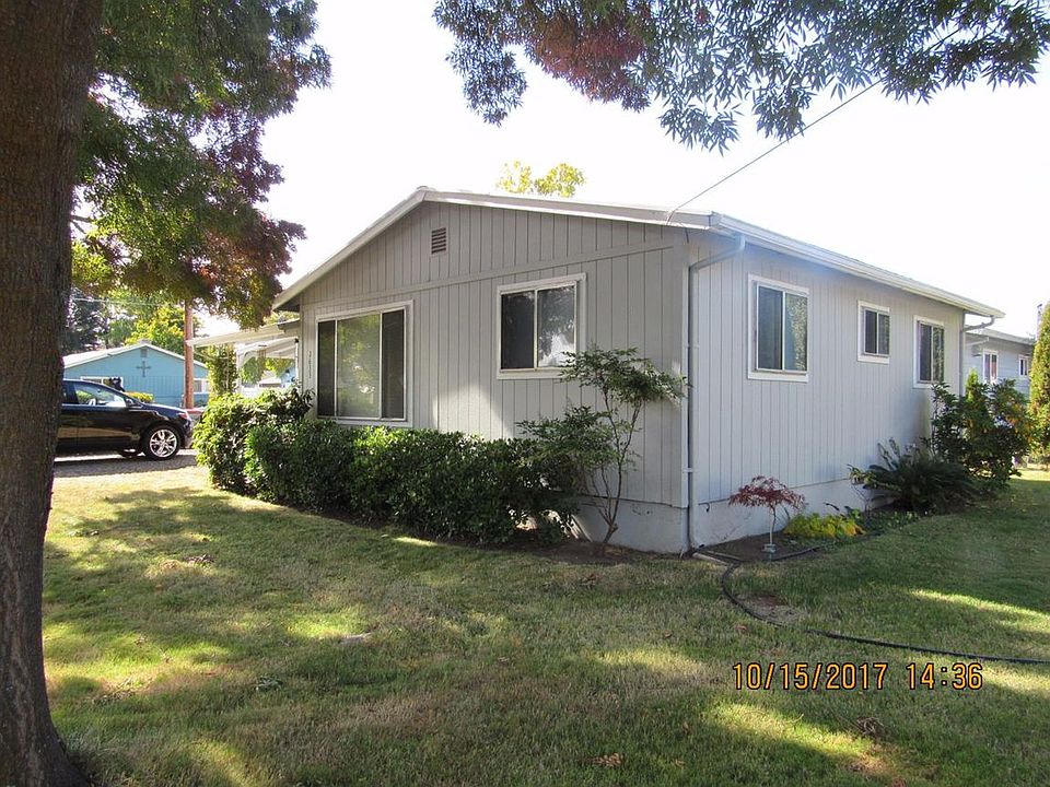 2nd image of 2633 Connell Ave