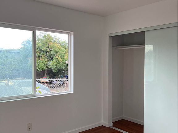 4th image of 3969 Florence St