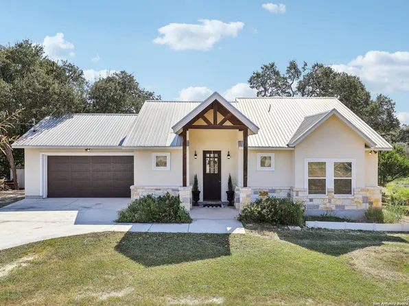1955 Desiree St, Canyon Lake, TX 78133