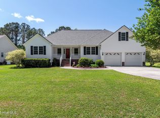 107 Banks Dr, New Bern, NC 28560