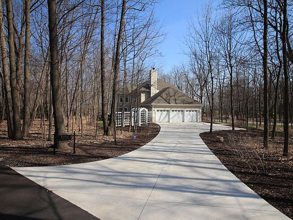 4th image of N2026 N Lakeshore Dr