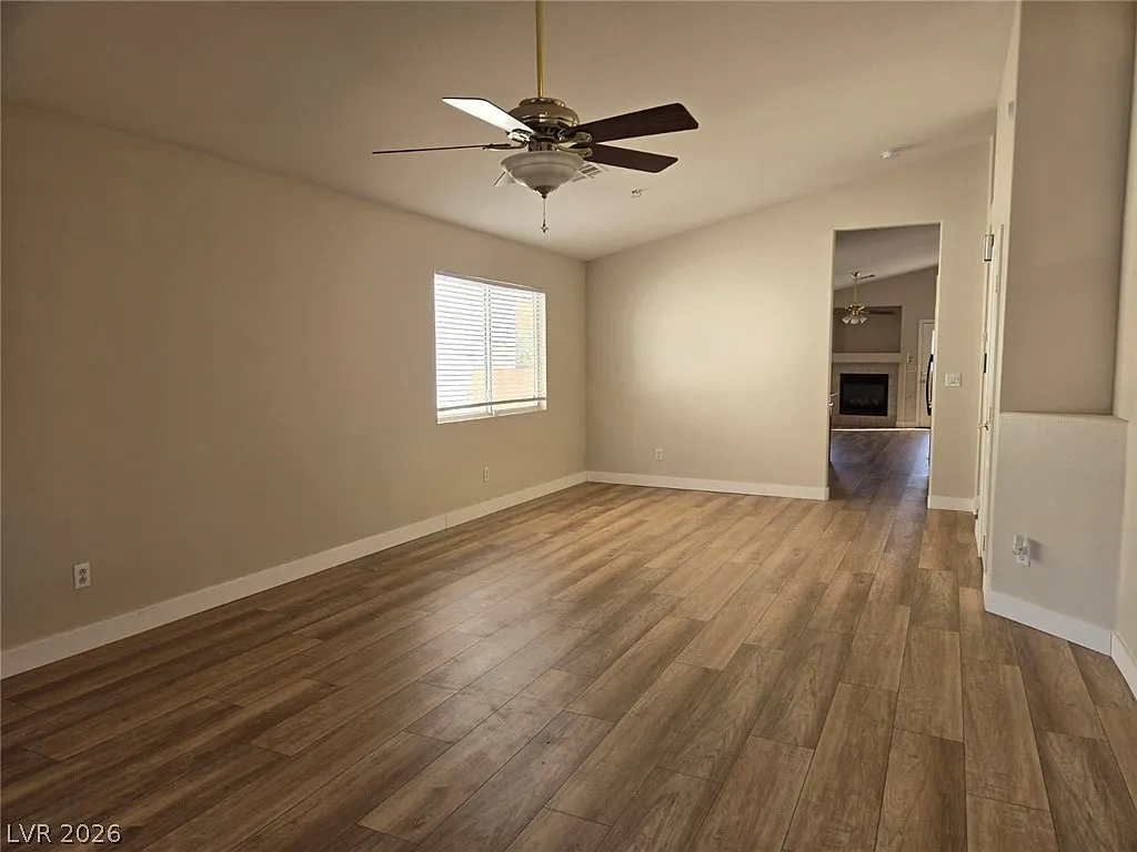 3 bed, 2.0 bath, 1633 sqft, $2,230 — Photo 4