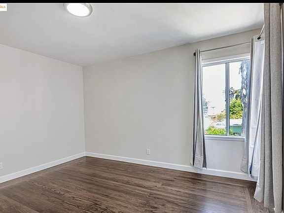 4th image of 2948 Bona St #2