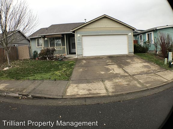 2nd image of 942 Waikiki St SE
