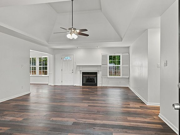 2nd image of 2811 Candlewicke Dr