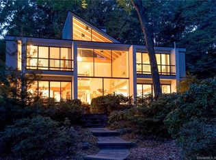 645 Springer Rd, Fairfield, CT 06824