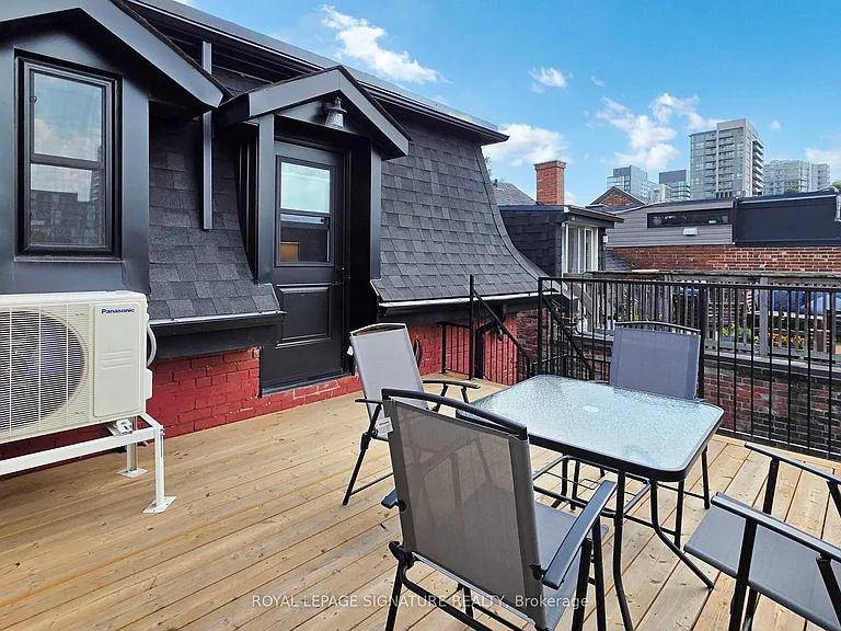 28 Beaconsfield Ave #3 — Photo 15