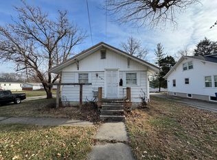 516 N Howard St, Robinson, IL 62454