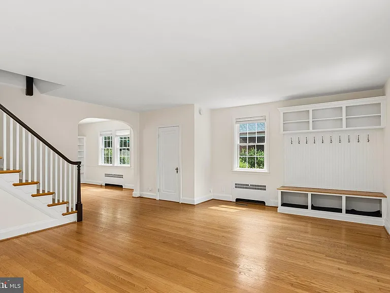 418 Murdock Rd — Photo 5