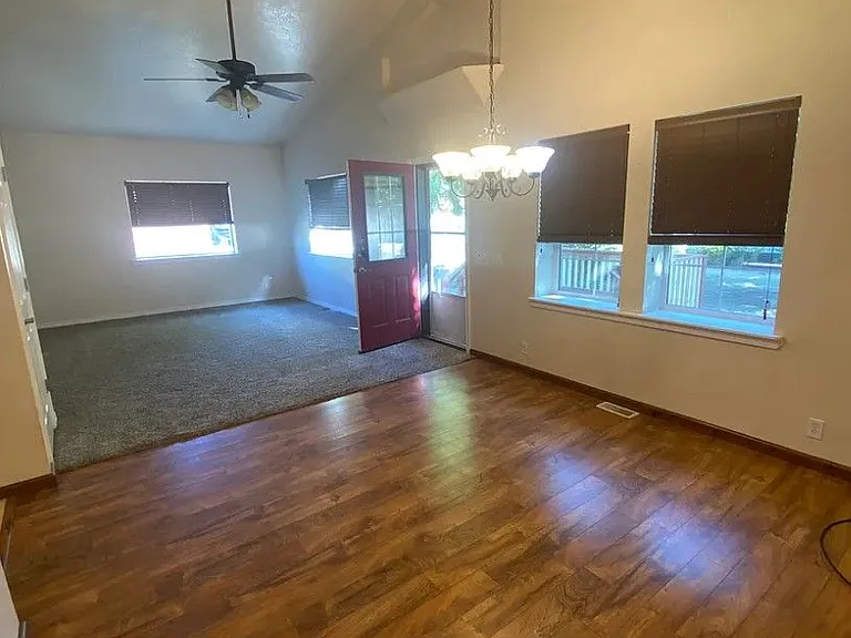 2609 Hillcrest Ln #2609 — Photo 4