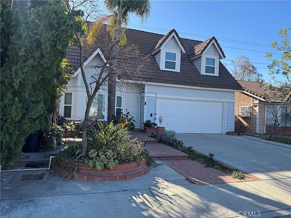 1st image of 13915 Woodland Dr