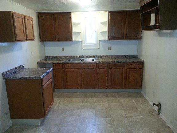 Kitchen (appliances are included)