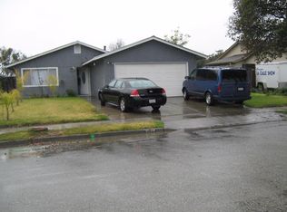302 Willow Dr, Hollister, CA