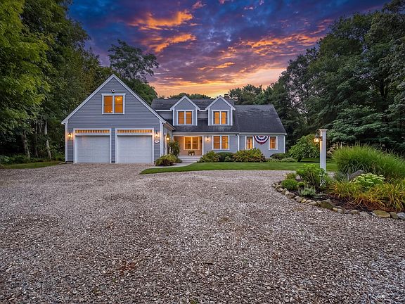 3rd image of 575 Harwich Road