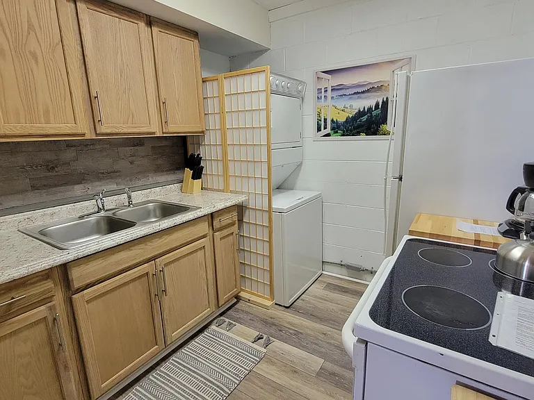 80 McIntosh Ln #B — Photo 7