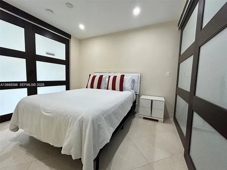 900 Jefferson Ave #9 — Photo 12
