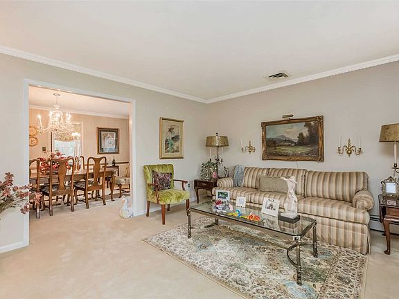 5th image of 17 Dana Ln