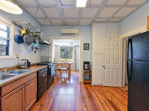 5th image of 814 Beekman Ave