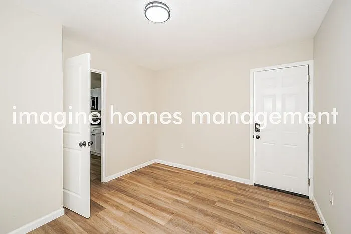 414 Anne Dr — Photo 6