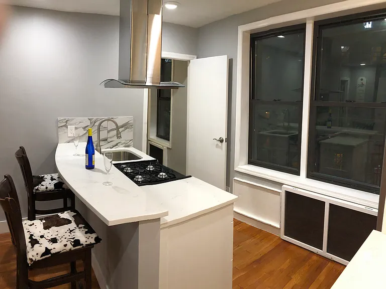 140-17 84th Dr #5A — Photo 3